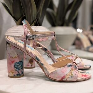 Betsey Johnson Luisa Floral Block Heels Sz 9.5 Fairytale & Fantasy Wedding